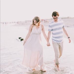 Romantic linen dress with open back & lace detail